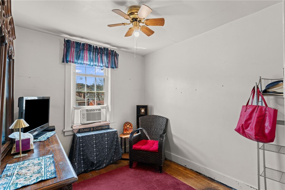 821 Greenfield Ave