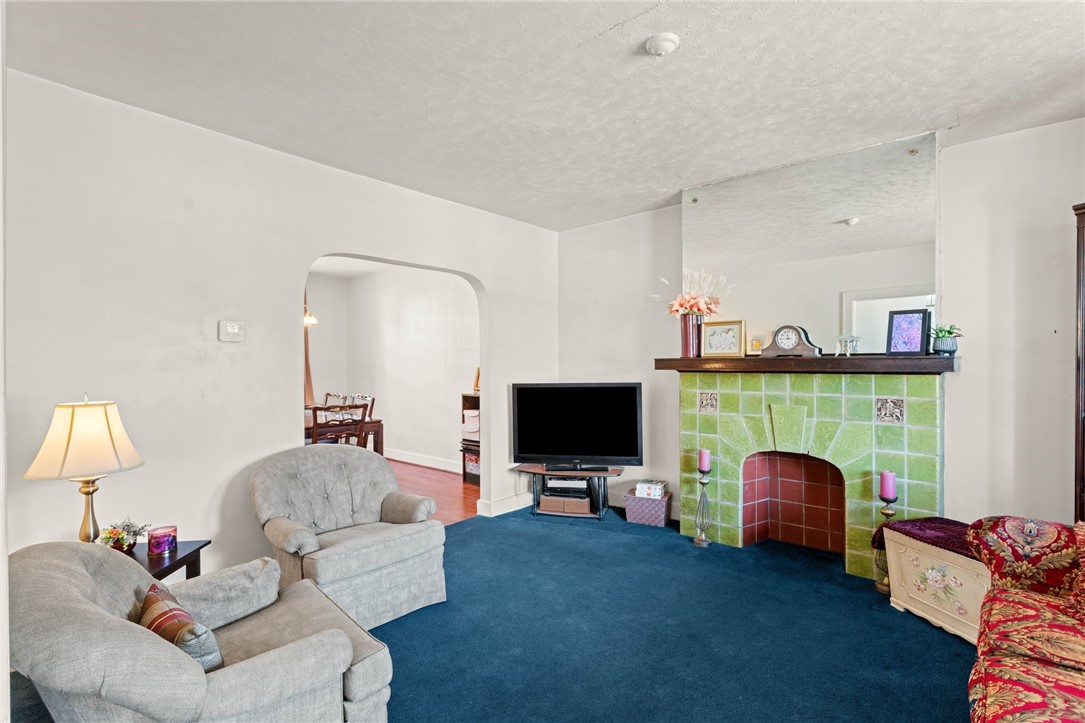 821 Greenfield Ave