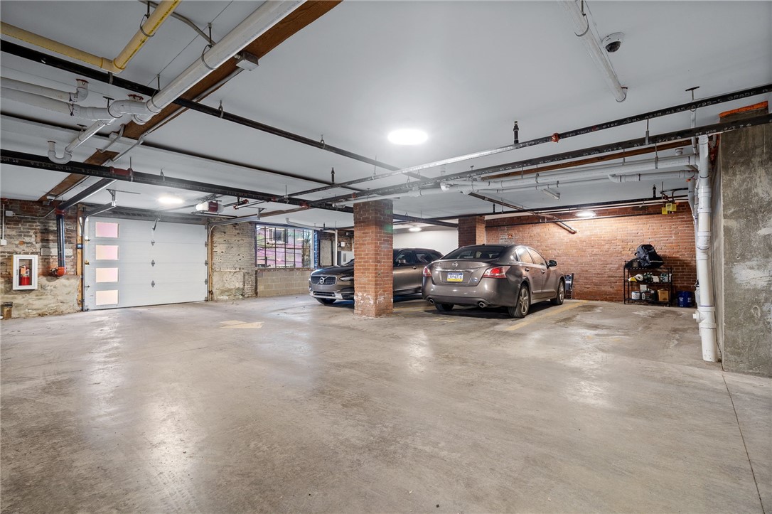 622 Gross St 106