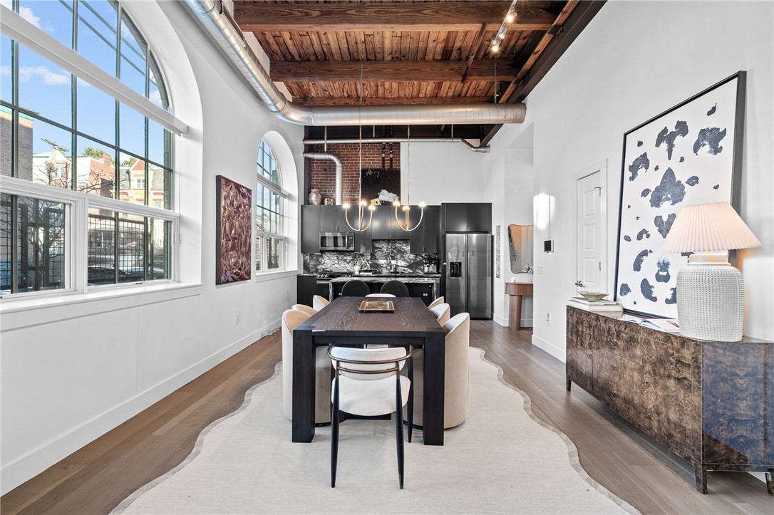 622 Gross St 106