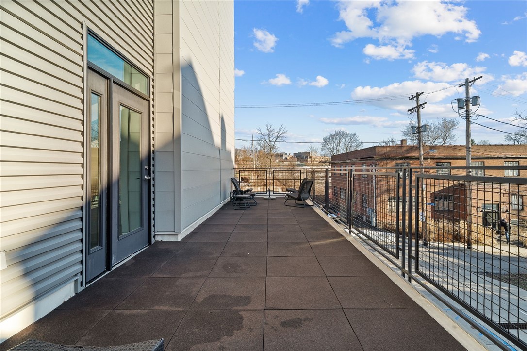 622 Gross St 106