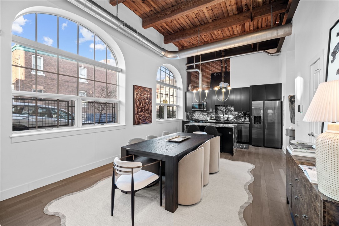 622 Gross St 106
