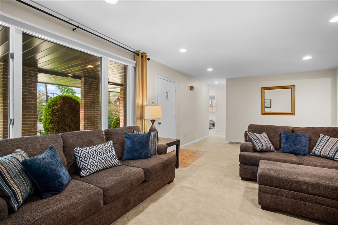 6113 Grafton St
