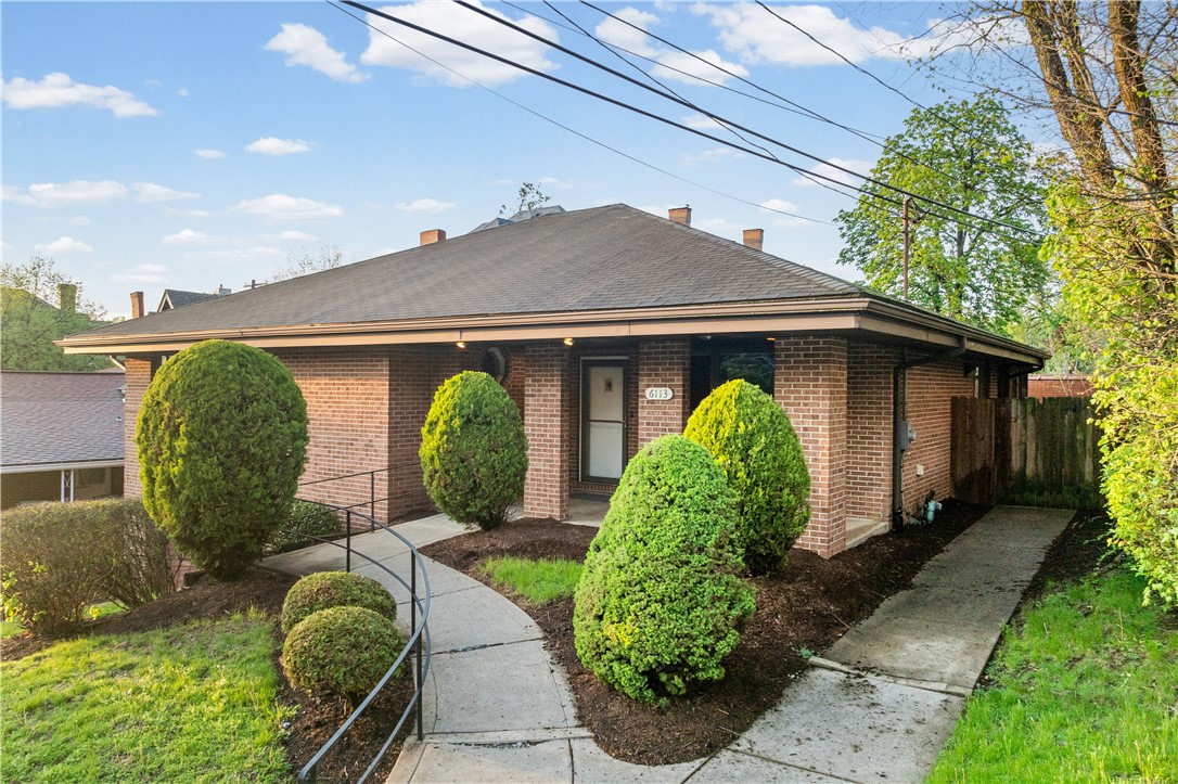 6113 Grafton St