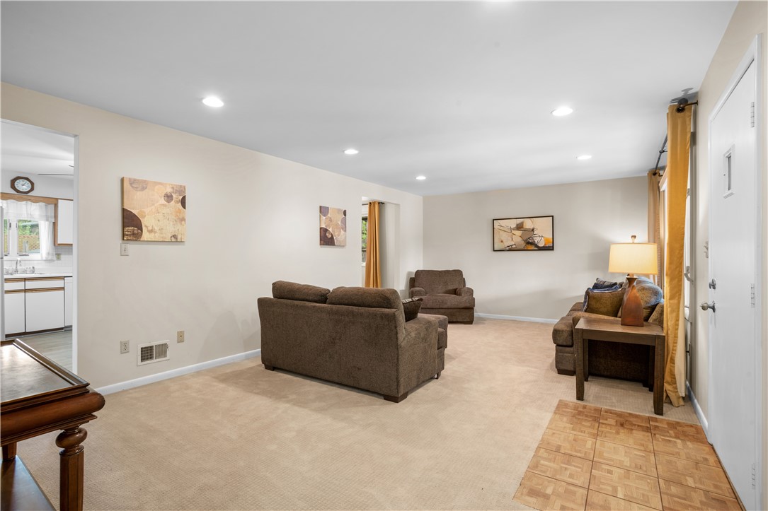 6113 Grafton St