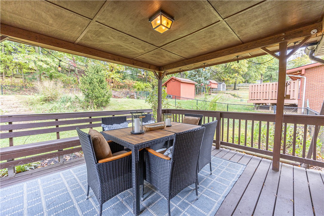624 Fort Couch Rd