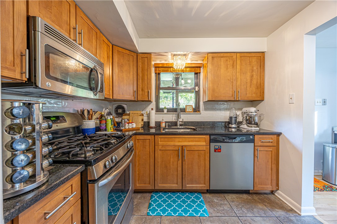 624 Fort Couch Rd