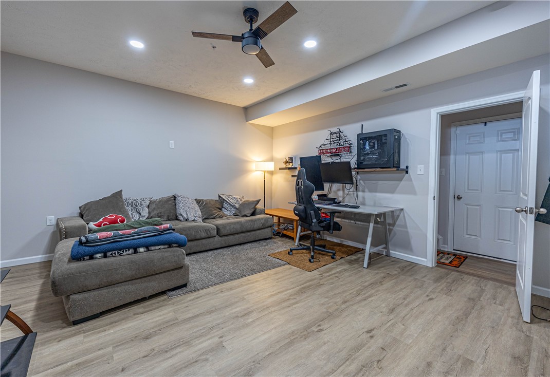 103 Sweetwater Dr