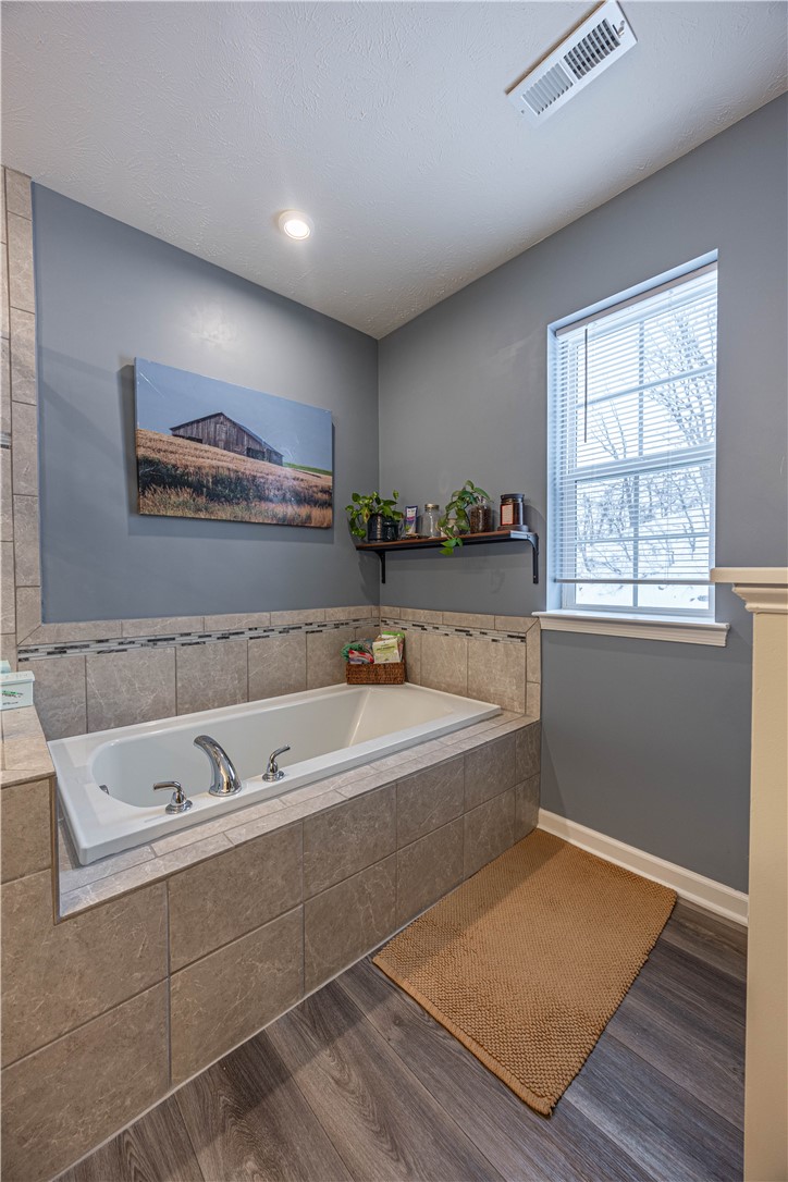 103 Sweetwater Dr