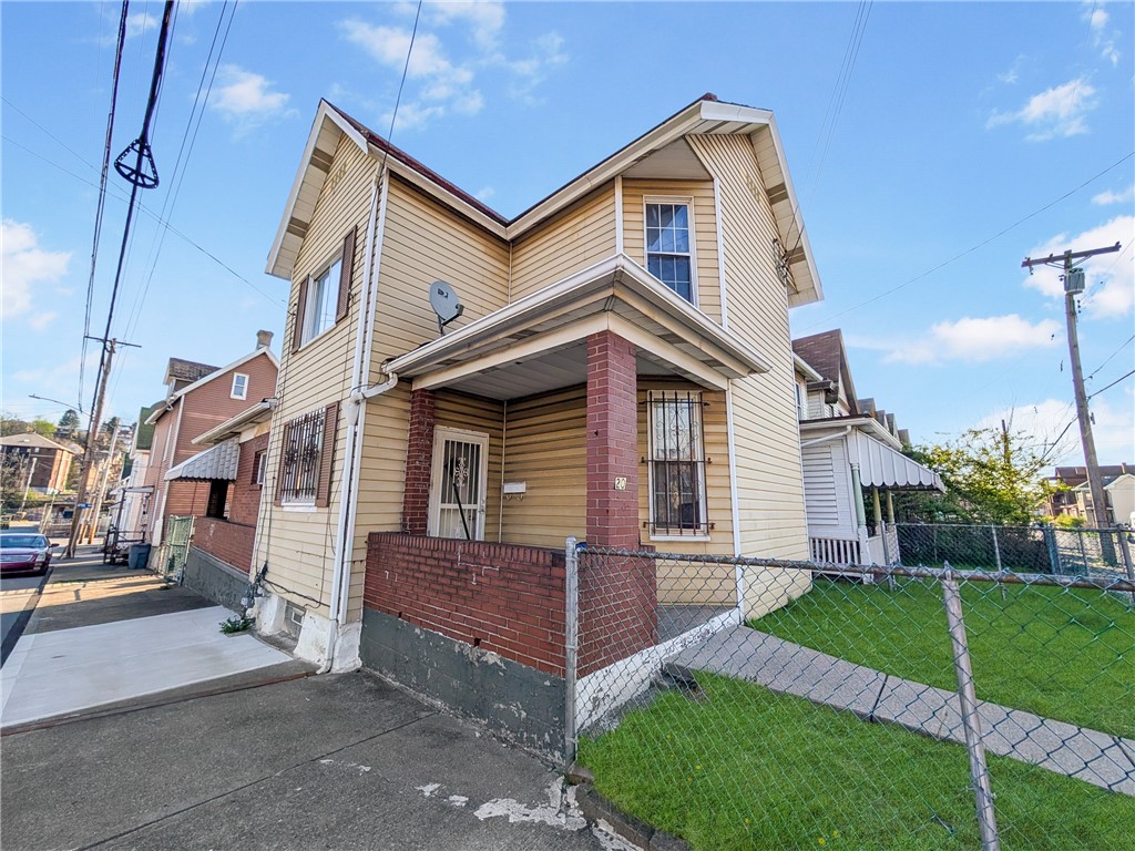 201 Comrie Ave