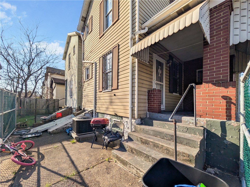 201 Comrie Ave