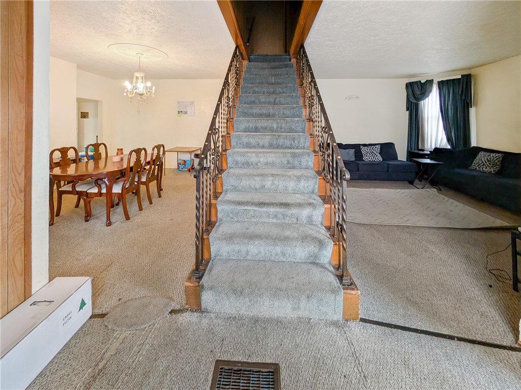 201 Comrie Ave