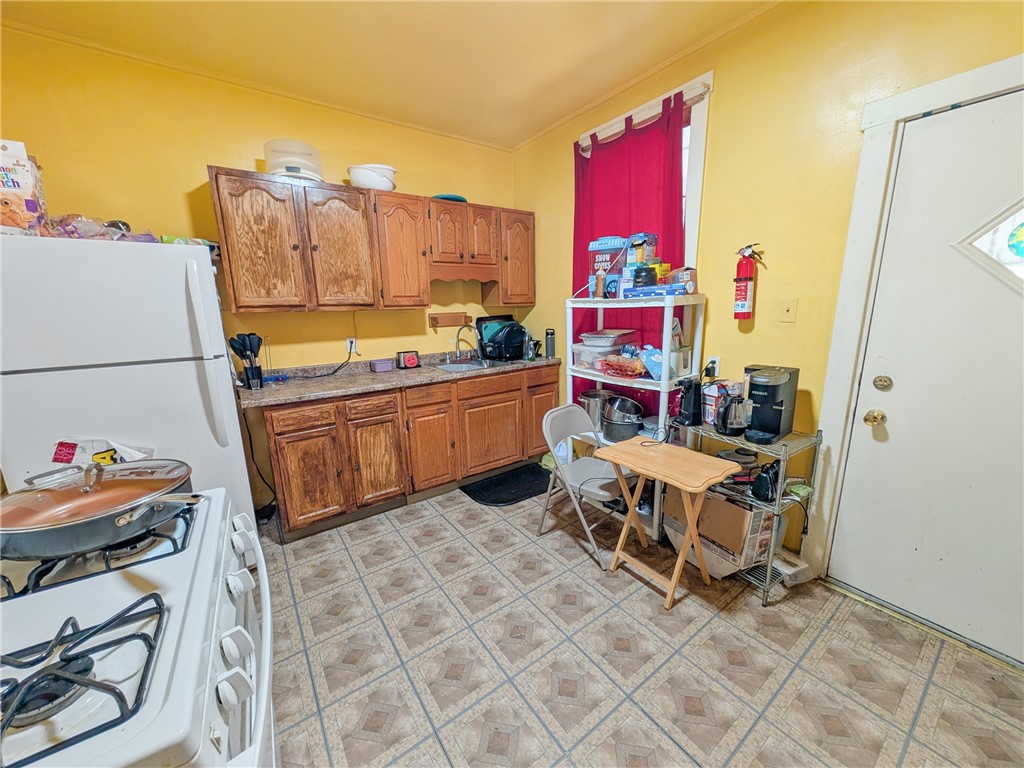 201 Comrie Ave