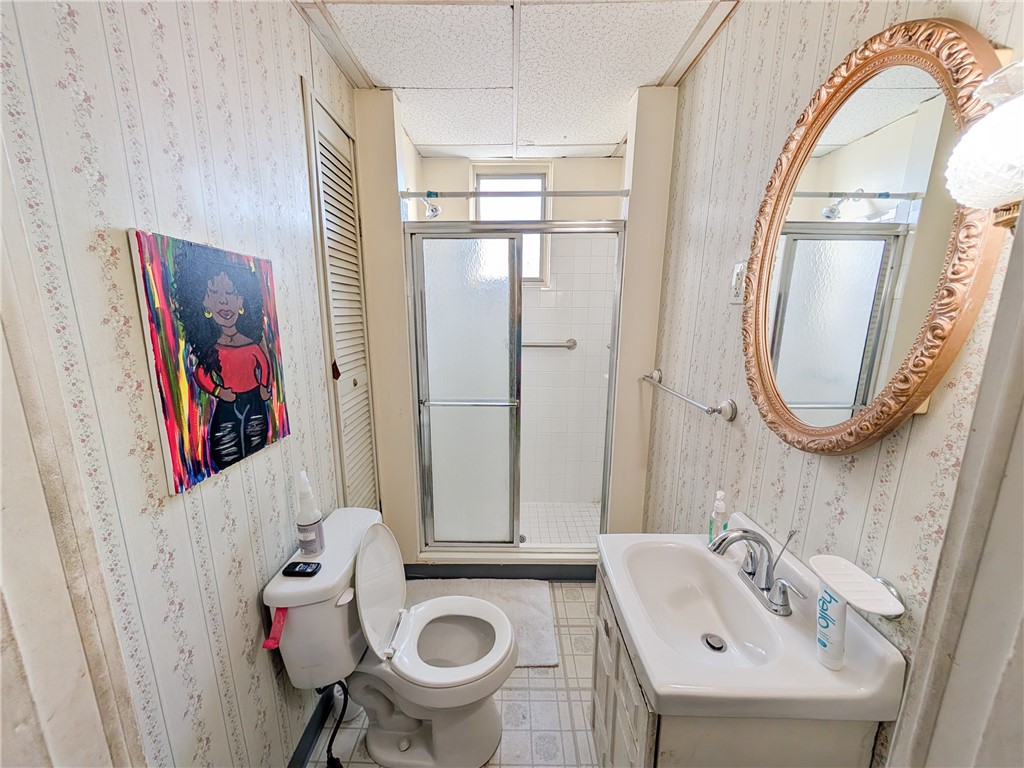 201 Comrie Ave