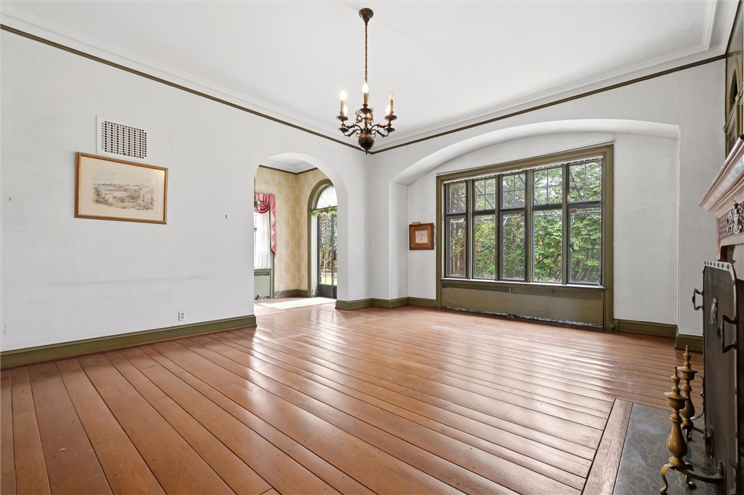 113 Maple Ave