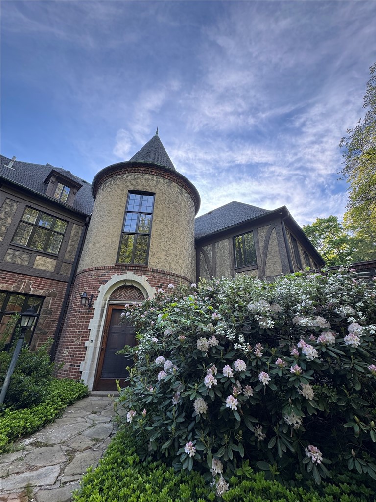 113 Maple Ave