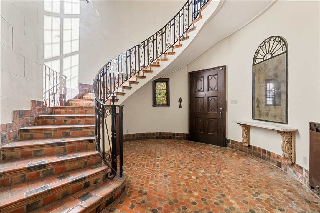 113 Maple Ave