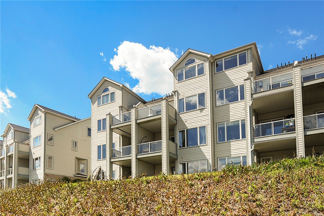 115 Saint Charles Ct