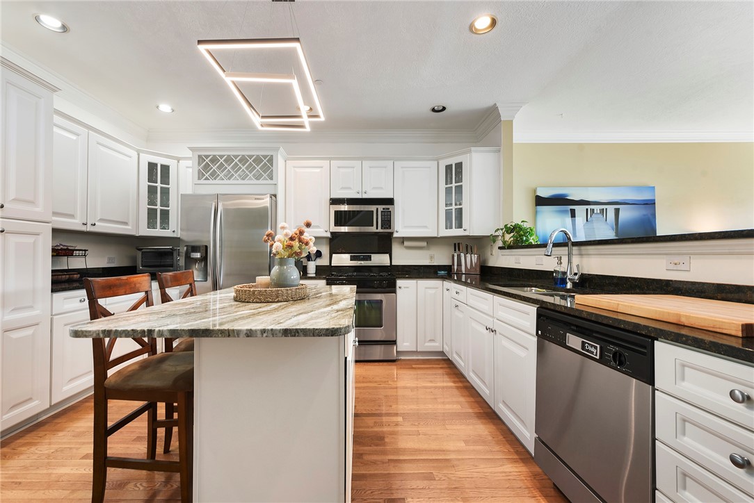 115 Saint Charles Ct