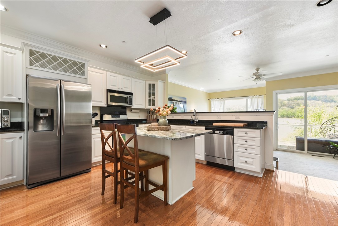 115 Saint Charles Ct