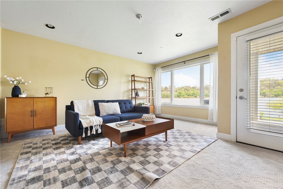 115 Saint Charles Ct