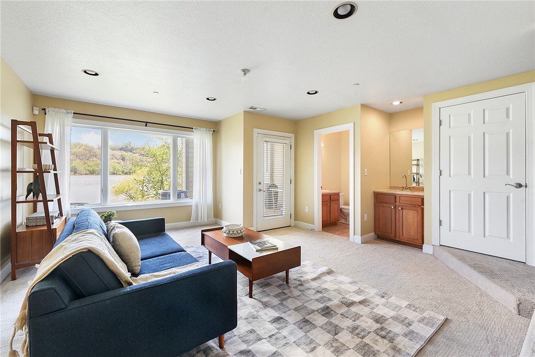 115 Saint Charles Ct