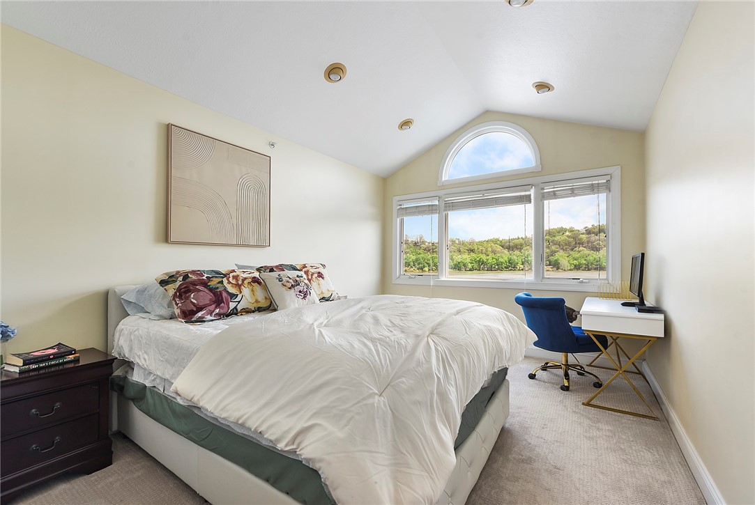 115 Saint Charles Ct