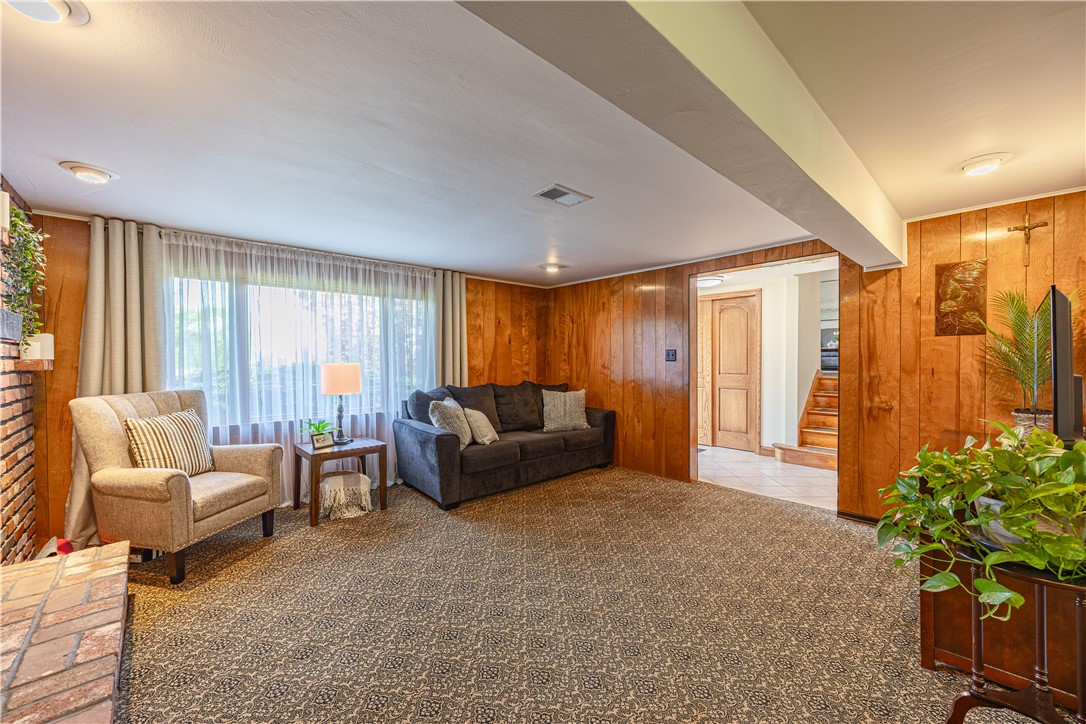 5122 Leroy Dr