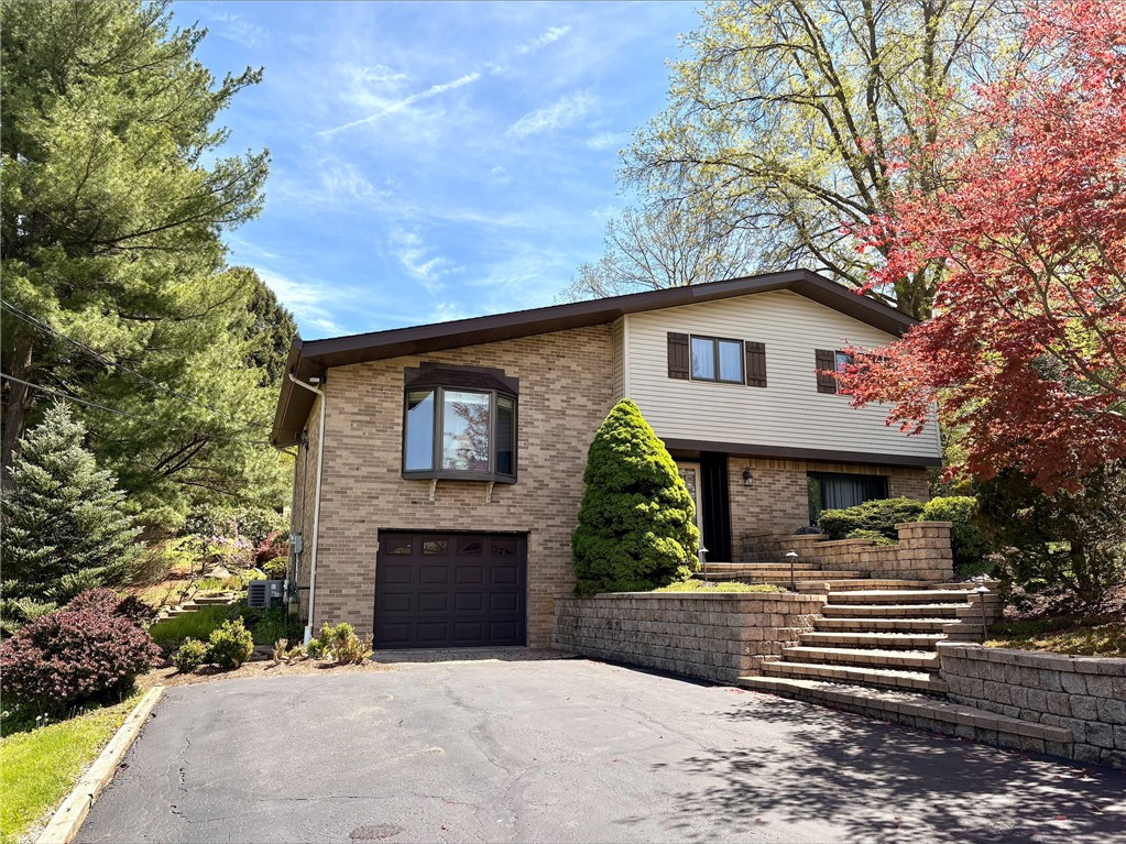 5122 Leroy Dr
