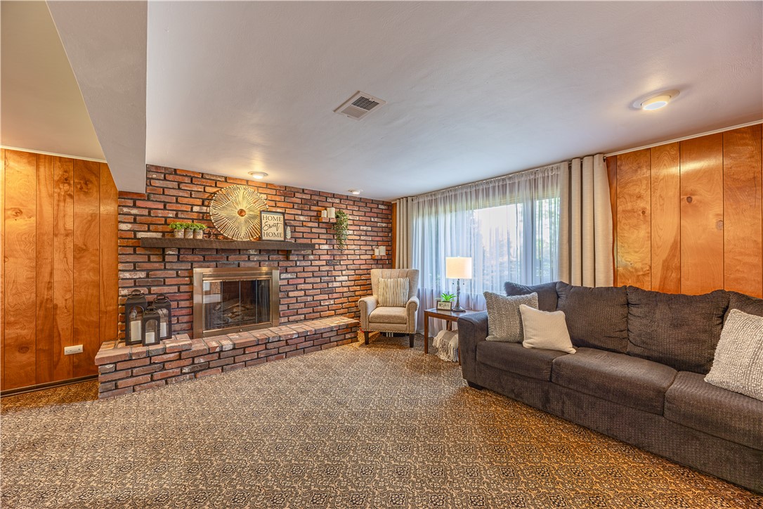 5122 Leroy Dr