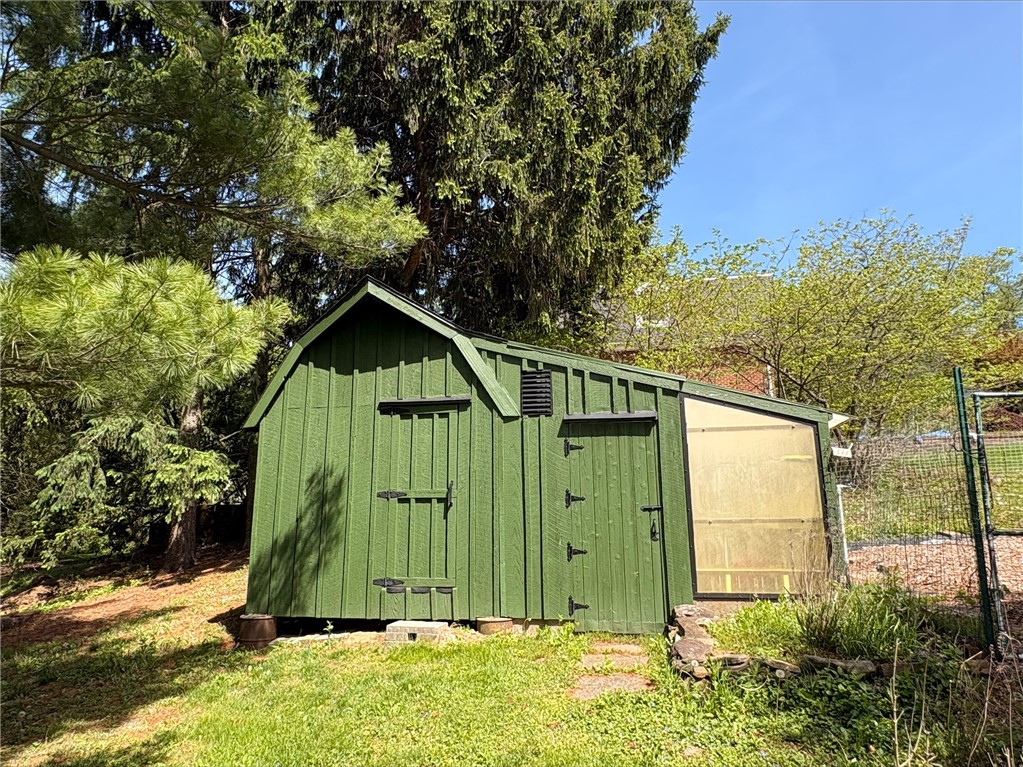 5122 Leroy Dr