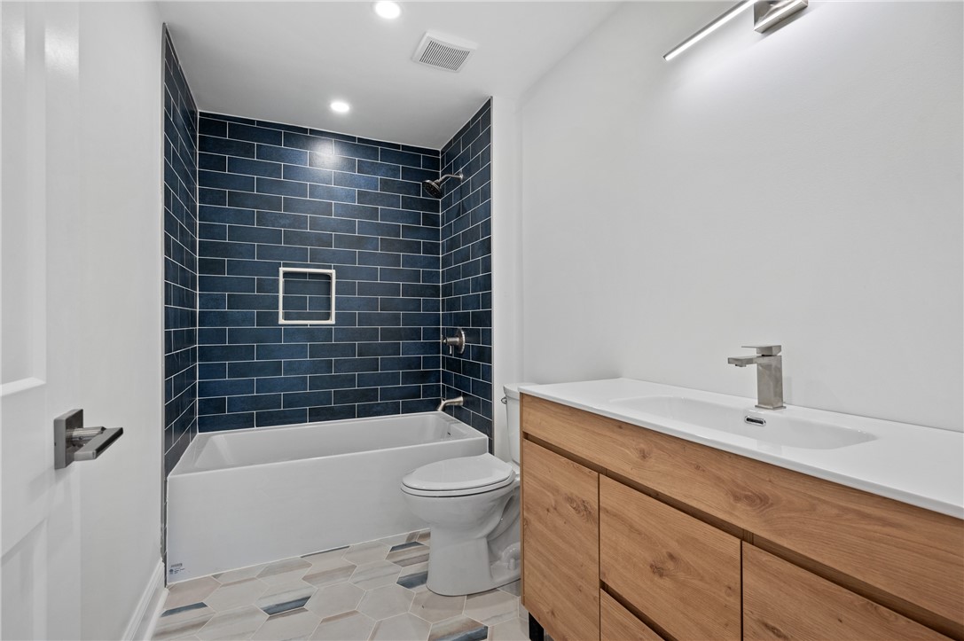 31 Collinwood Dr