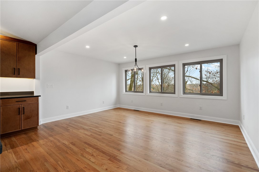 31 Collinwood Dr