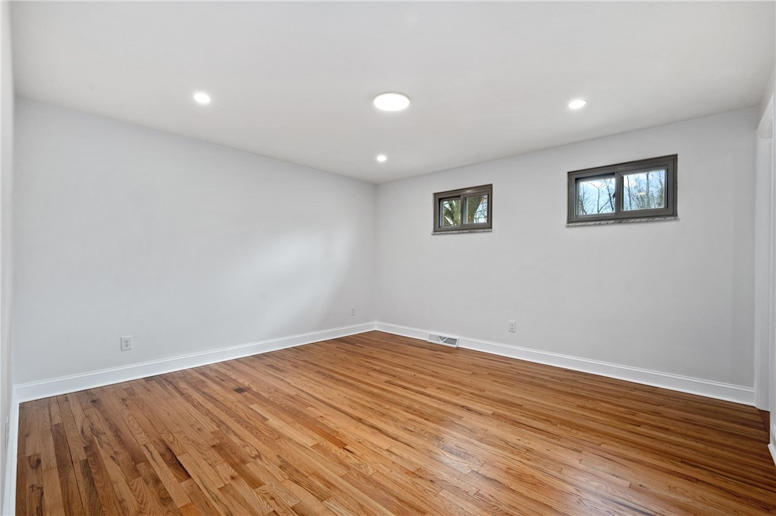 31 Collinwood Dr