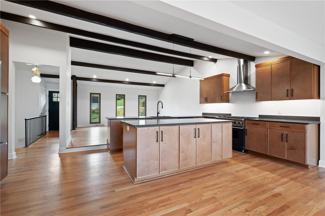 31 Collinwood Dr