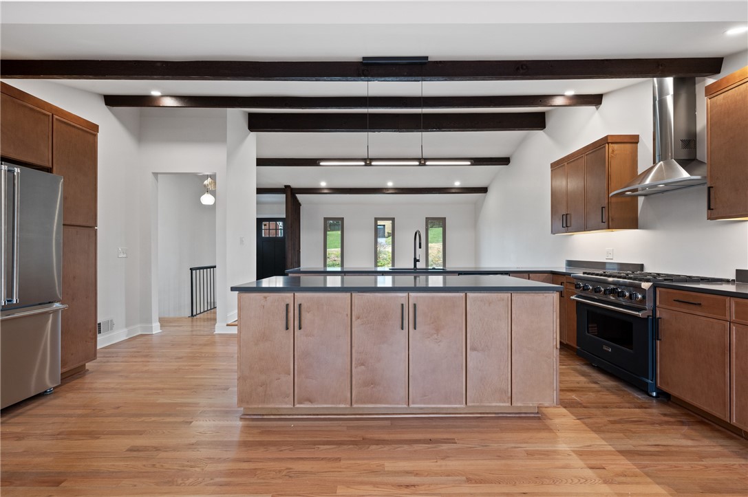 31 Collinwood Dr