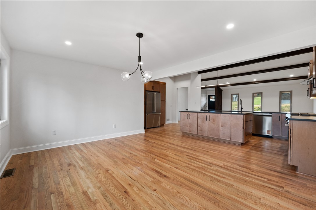 31 Collinwood Dr