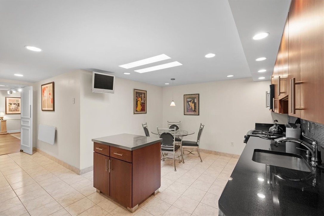 316 Beaver St. 402