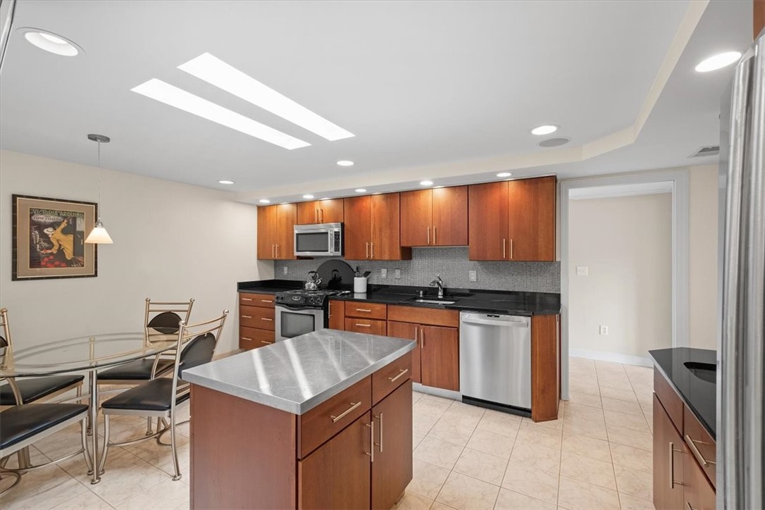 316 Beaver St. 402