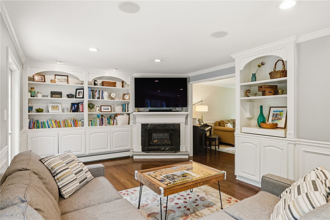 711 Woodland Dr