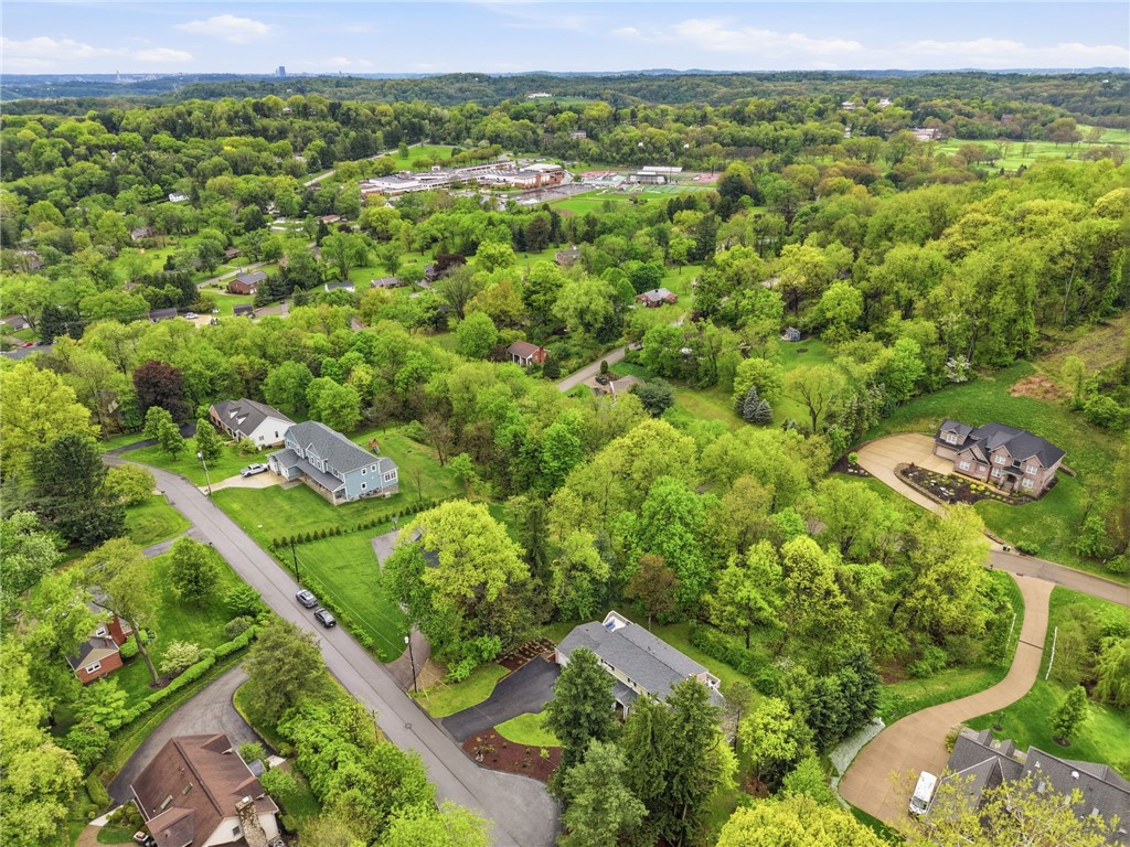711 Woodland Dr