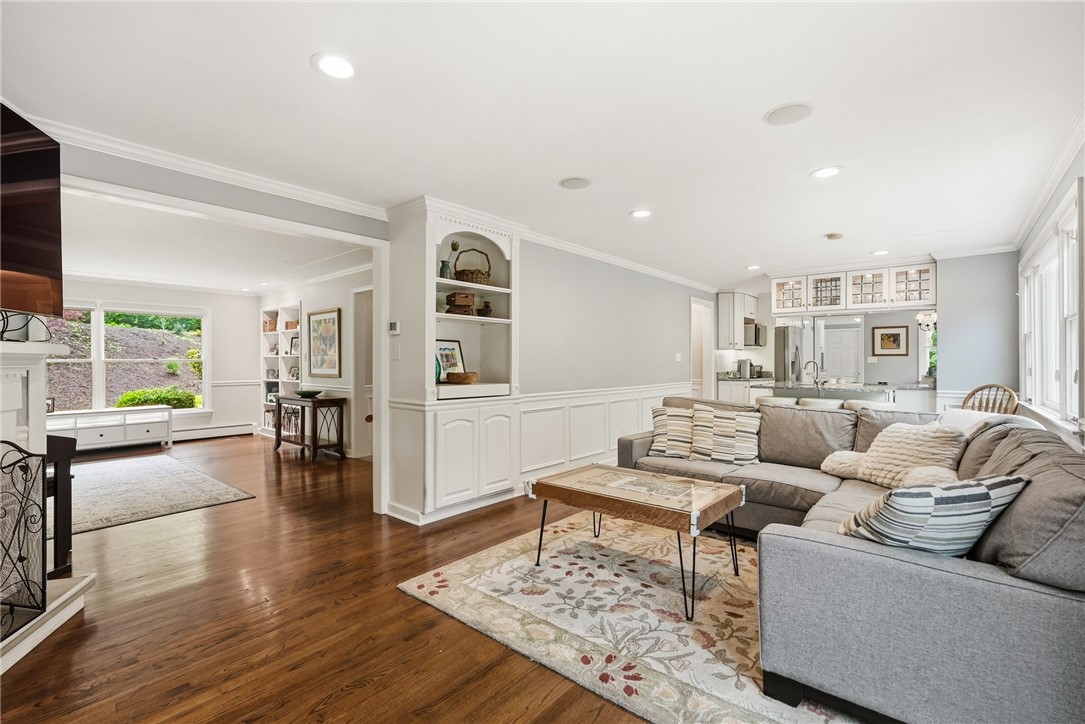 711 Woodland Dr