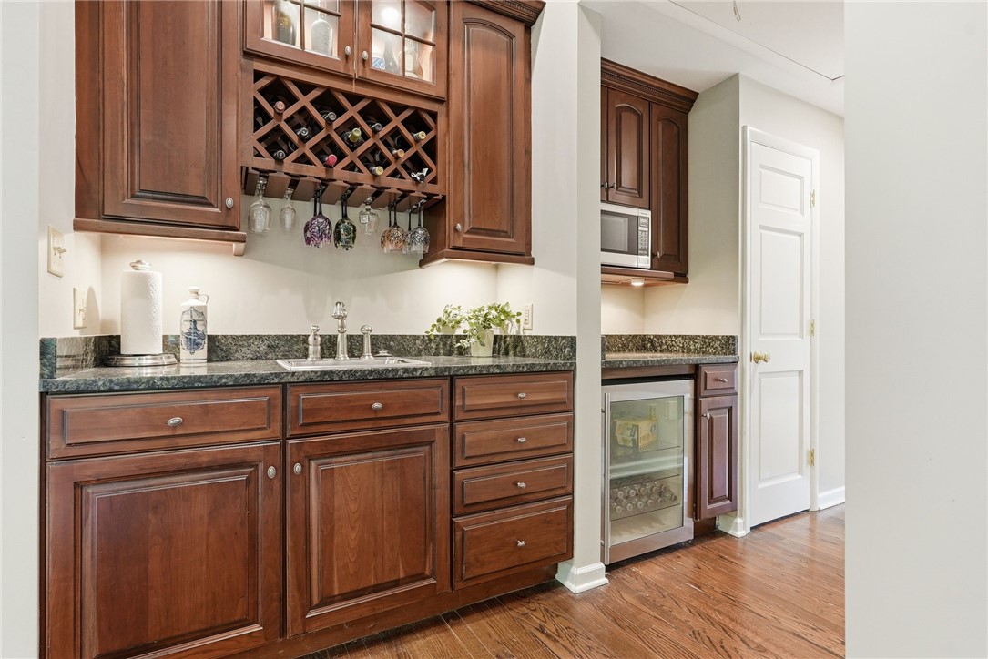 711 Woodland Dr