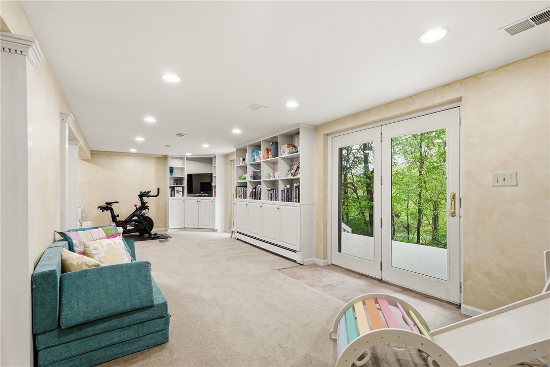 711 Woodland Dr