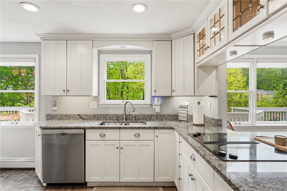 711 Woodland Dr