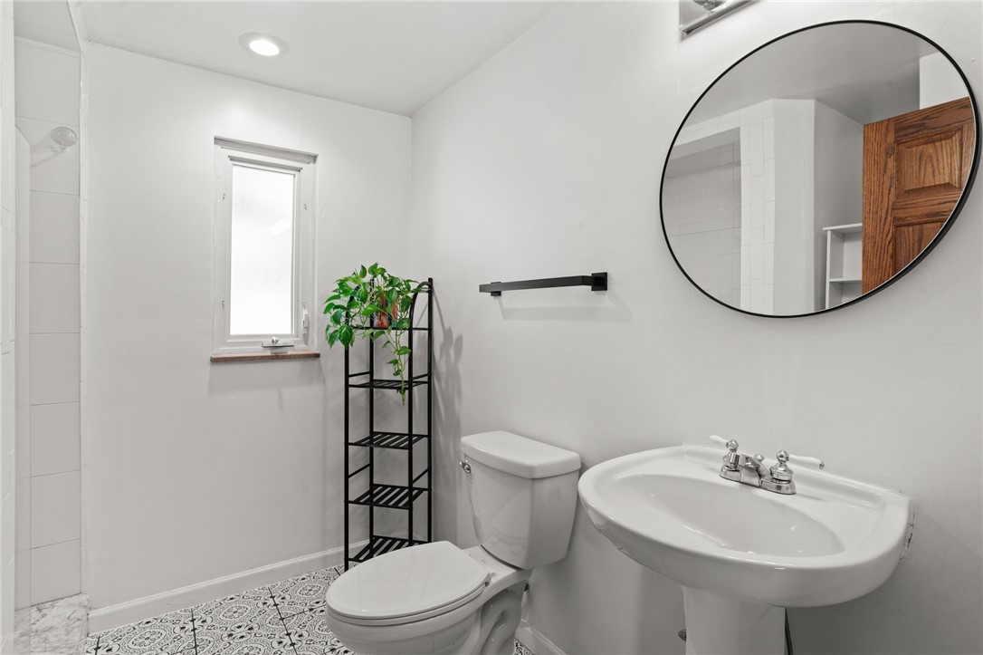 1049 Windermere Dr.