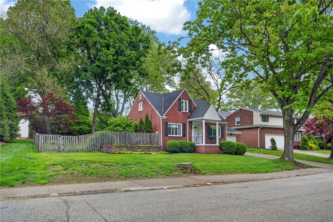 1049 Windermere Dr.