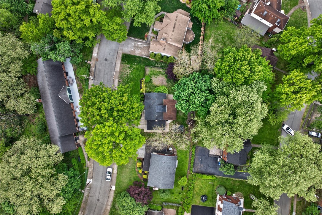 1049 Windermere Dr.