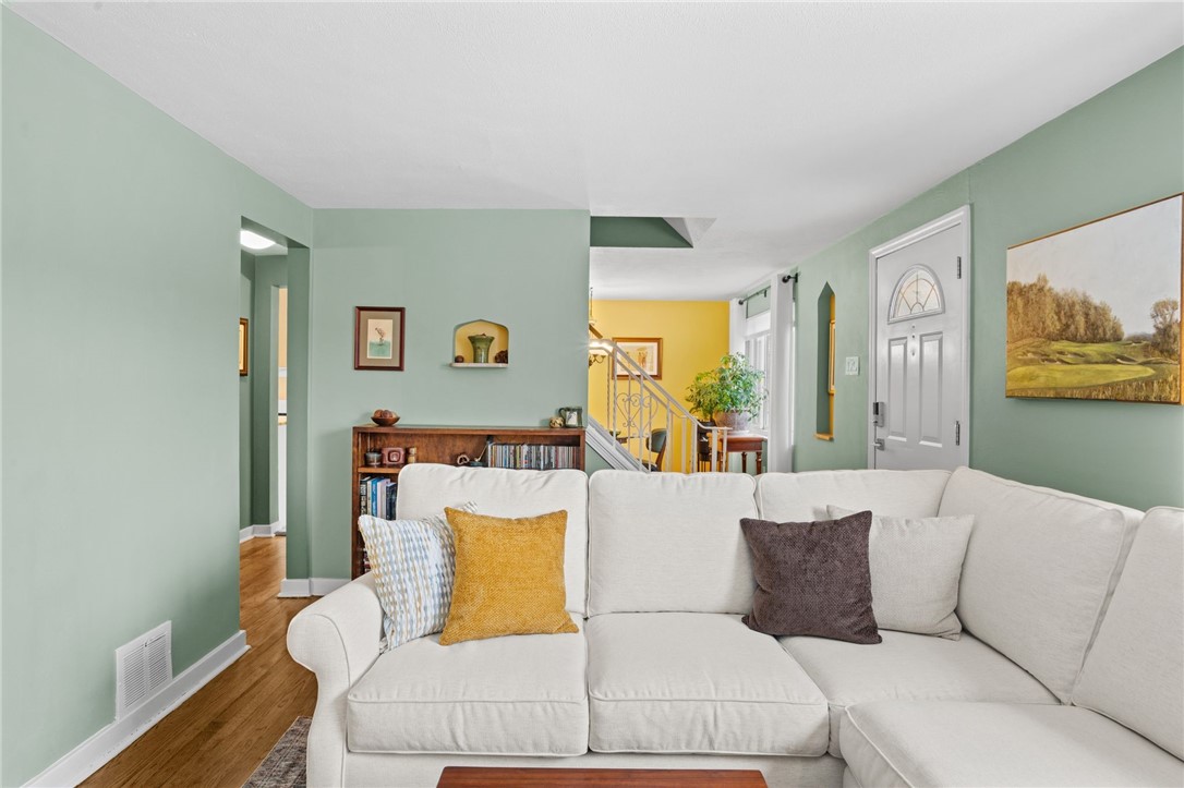 1049 Windermere Dr.