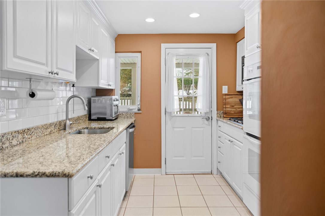 1049 Windermere Dr.